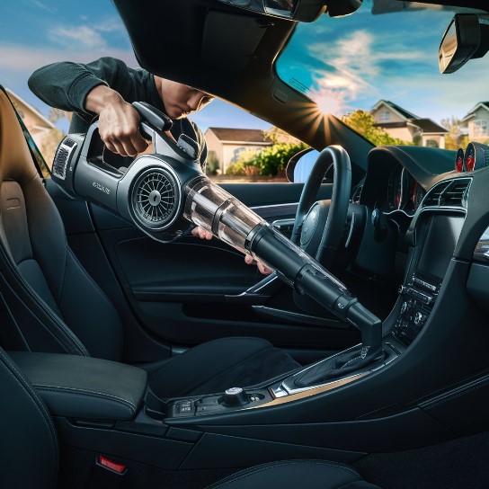 Guide to Using a Car Vacuum Cleaner (5 Steps)