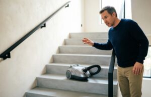 HOME 8 Why you should never leave a canister vacuum on a middle step